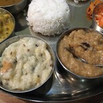 南インド料理 レジナ - ナッツなどが入って食感も楽しいレジナのポンガル