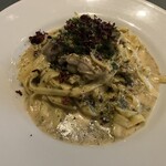 サンデー マンデー - 地御前産牡蠣と浜名湖海苔のクリーム生パスタ