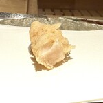 ぬま田 - 【 ほたて 】手で裂いている