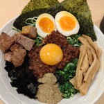 らーめん まぜそば 明大 - 料理写真:辛さ普通　麺量少なめ