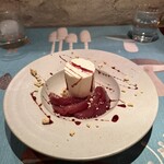 ラ シャッス - 5皿目
      スフレグラス・オラ・マール・ドンシャンパーニュ、洋梨のコンポート。