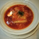 スンガリー - ボルシチ。サワークリームを混ぜるととても美味しい