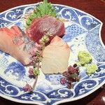 銀座 青天 - 高級お刺身盛り合わせ（鯛・しまあじ・赤身）（福岡県 長浜市場）