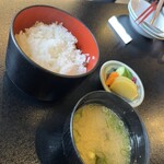 磯料理 辻 - ご飯のセット　金目鯛の煮汁をご飯にかけるのが地元流