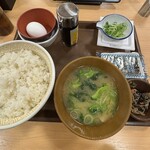 すき家 - 料理写真:菜の花で鰆が息できなそうな、サルガッソー海的味噌汁