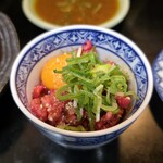 安兵衛 - 炙りユッケ