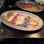 安兵衛 - ホルモン盛合せ