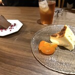 上六ワイン - 【 バスクチーズケーキ 】プレーンとチョコの2種
