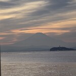 なぎさ橋珈琲 - 富士山と江の島がきれいに見えます