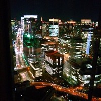 イタリアンダイニング ケシキ - 窓際の席からの夜景