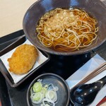 ゆで太郎 - 料理写真:かけそば クーポンでコロッケ