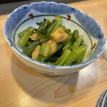 肴屋 - 小松菜と油揚げの煮物