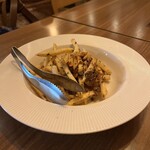 煮込みバル - アンチョビガーリックポテト140g (¥750+税)