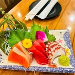 炉端焼きと土鍋御飯 個室完備居酒屋 吟の利久 品川店 - 