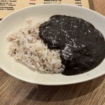 CHOYTTO CONCEPT - 罪悪感の少ないブラックなミニカレー：680円