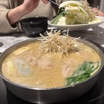 博多もつ鍋 やま中 - 