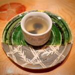 はまぐり料理 利他 - お通しのしじみ食前汁