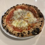 Tikka - シラスのトマトソースのピザ　生地がもちもち