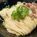 麺工房 鶏匠 - 鶏油和え玉(¥250)