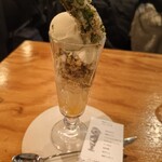 浅煎りコーヒーと自然派ワイン Typica - 