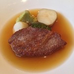 カーサ・デル・チーボ - 真空調理をした和牛ほほ肉 コンソメに浮かべて