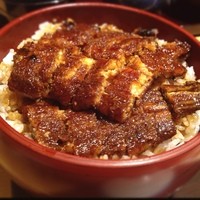 ひつまぶし名古屋備長 グランフロント大阪店 - 特上ひつまぶし〜♪
                外はサクッと身はふわっと、もちろん臭みなし。思わず笑みが浮かぶ美味しさでした。
