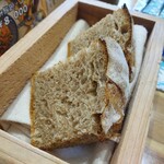 GRAPEREPUBLICINC. VINERIA SALONE - このパンも美味しい