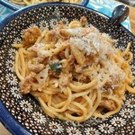 GRAPEREPUBLICINC. VINERIA SALONE - サルシッチャと蓮根のトマトソーススパゲッティ