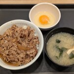 松屋　 - 料理写真:牛めし￥460＋生玉子￥100