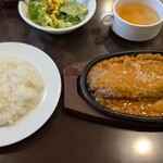 洋風ごはん α - ハンバーグ・ライス ￥800