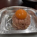 味楽亭 - 炙りユッケ