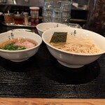 支那ソバ 小むろ - 美味しいラーメン屋って、器も綺麗。