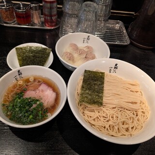 支那ソバ 小むろ - 料理写真:ワンタンつけソバ醤油(ワンタン3個)+ワンタン3個+海苔+大盛。