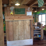 ハティフナット - これ、実は手動エレベーター！
      これにのって、料理が運ばれてきます♡