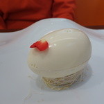 ビストロ ダイア - ホワイトチョコレートの中は？