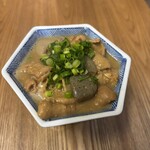 大衆割烹 まつもと - モツ煮込み　420円
トロトロモツ煮は寒い日にぴったり
お豆腐入りもあります