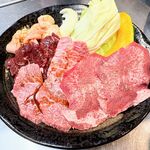 焼肉ホルモン カンテキ - 盛合せ　あか