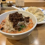 希須林 - ✅担々つけ麺(太麺300g)¥1.200
      　※辛さ3段階からセレクト(中辛)
      　※ご飯無料(お代わりも無料)
      　※野菜マシ可能
      　※土曜限定メニュー