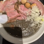 煮干しと日本酒 すぎだま - 特濃煮干し蕎麦(1,200円)＋肉増し(450円)＋極うずら３個(200円)