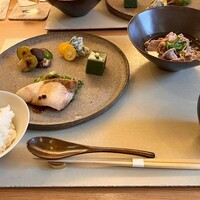 エヴァム・エヴァ・ヤマナシ・アジ - 