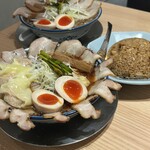 大曽根中華そば はじめ - ★【黒たまり醤油】ワンタンラーメン
TP:半熟味付き玉子、焼豚150g、細麺
★【黒たまり醤油】味玉中華そば
焼豚100g.もちもち太麺大盛
★たまり醤油使用特製焼き飯