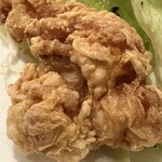 六曜舎 - チキンも熱々