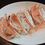 磯料理 伊清 - グニャグニャの餃子