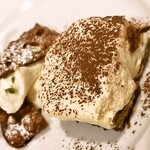 シチリア食堂 by Trattoria ARIA - デザート(ティラミス&カンノーロ