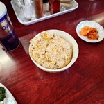 寿蘭 - この店へ来たら毎回注文しちゃう.基本の半チャーハン(450yen)