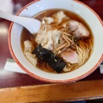 寿蘭 - デカいワンタンが5個入ってる。ワンタンメン(950yen)