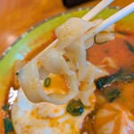 屯舎 麻辣湯 - 刀削麺