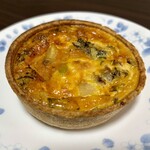 ブーランジェリー ミヤナガ - ホタテと空豆のキッシュ