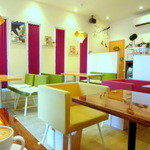 カフェやさしいちから。 - ４人テーブル×２、２人テーブル×３