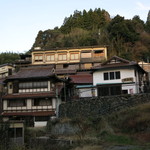 竹と茶香の宿 樋口 - 一番高い所にあるのが樋口